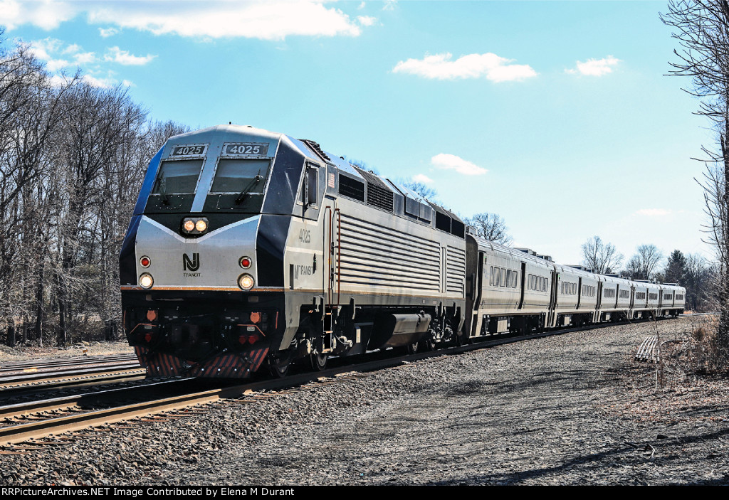 NJT 4025 on train 1353